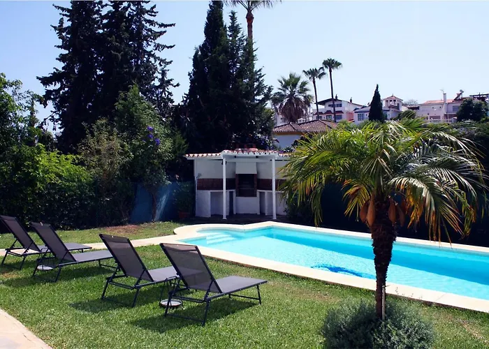 The Garden & Pool House-banus Casa de Férias Marbella