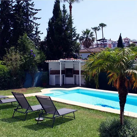The Garden & Pool House-banus Feriehus Marbella