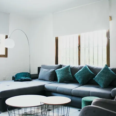 Feriehus The Garden & Pool House-banus